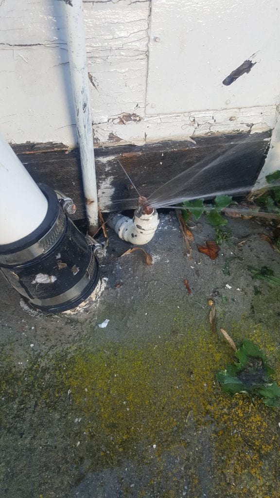 awdw-plumbing-outside-burst
